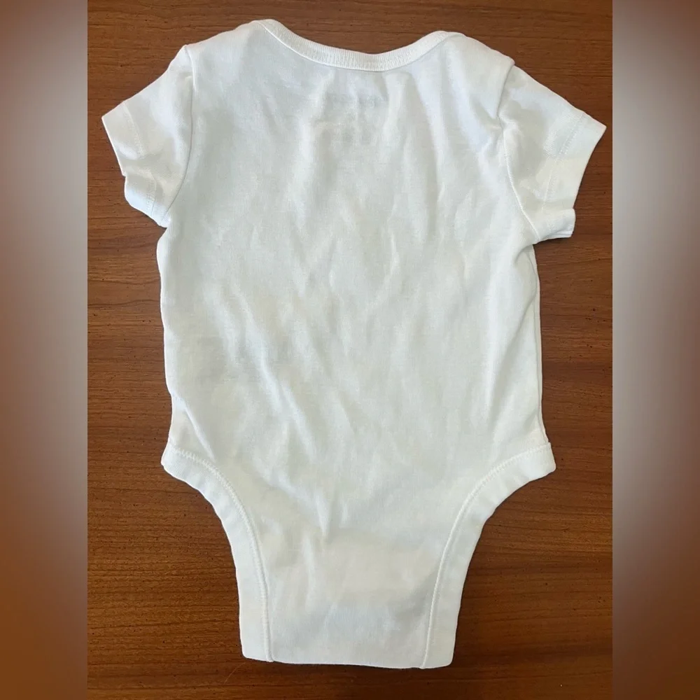 🇺🇸 Disney x Old Navy Mickey Mouse Bodysuit – 0-3M Red, White & Cute!